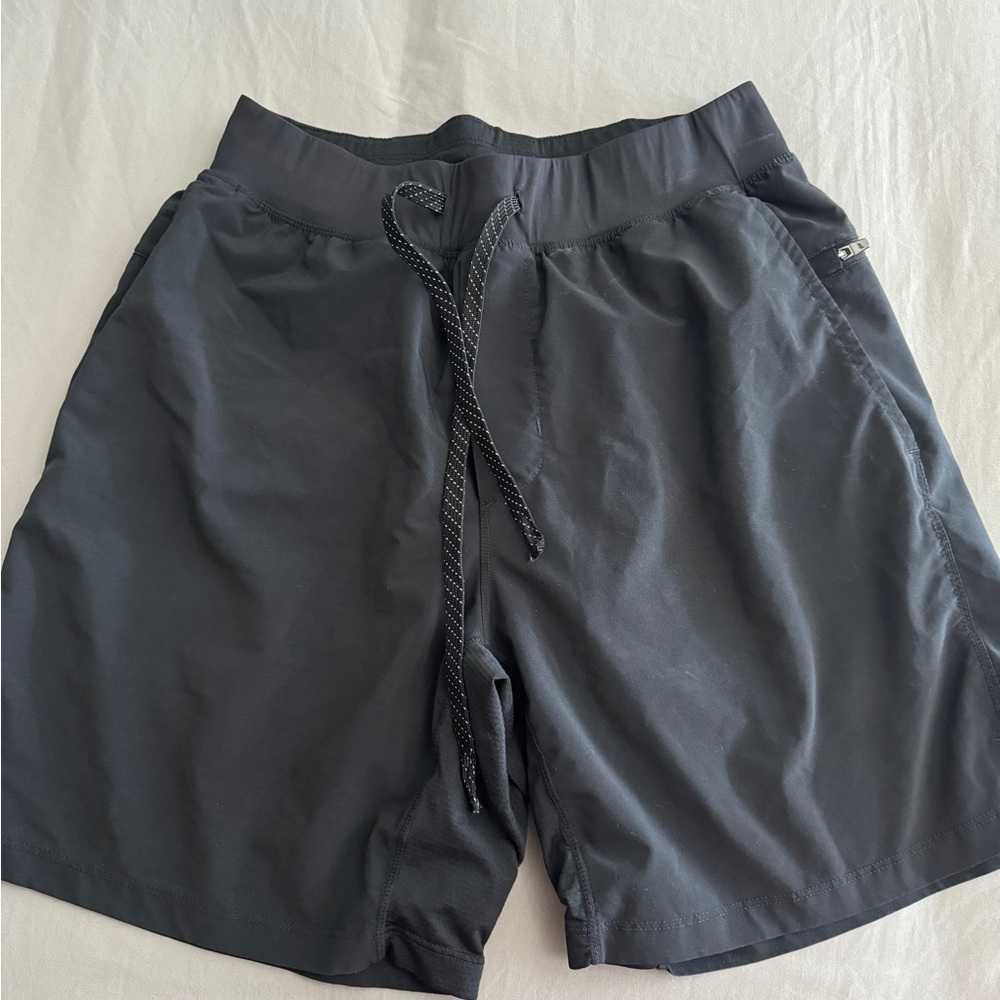 Men’s Fabletics Lined Shorts Black